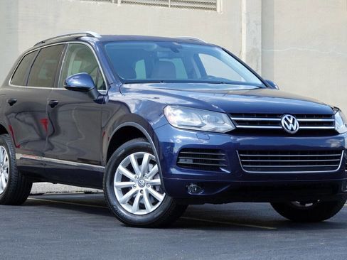 Used 2012 Volkswagen Touareg Sport AWD/4WD image 19