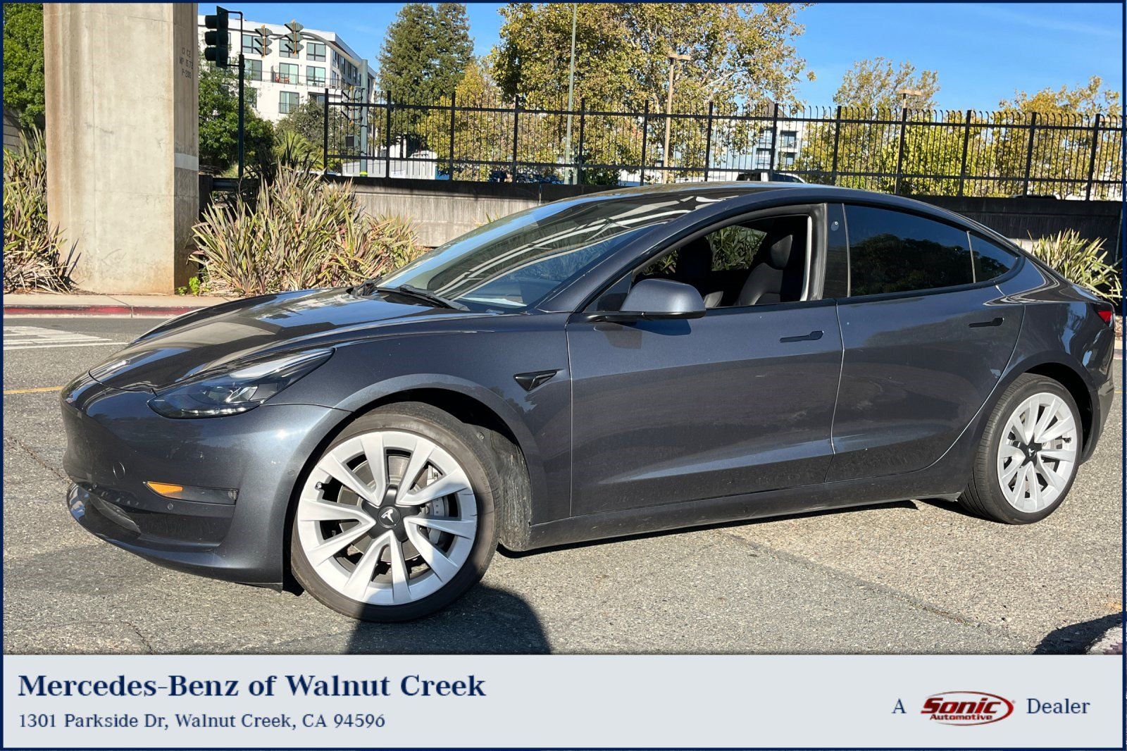 Used 2022 Tesla Model 3 Long Range AWD/4WD image 1