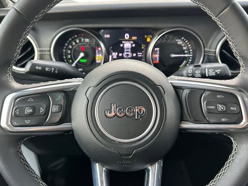 Used 2023 Jeep Wrangler Unlimited Sahara image 27