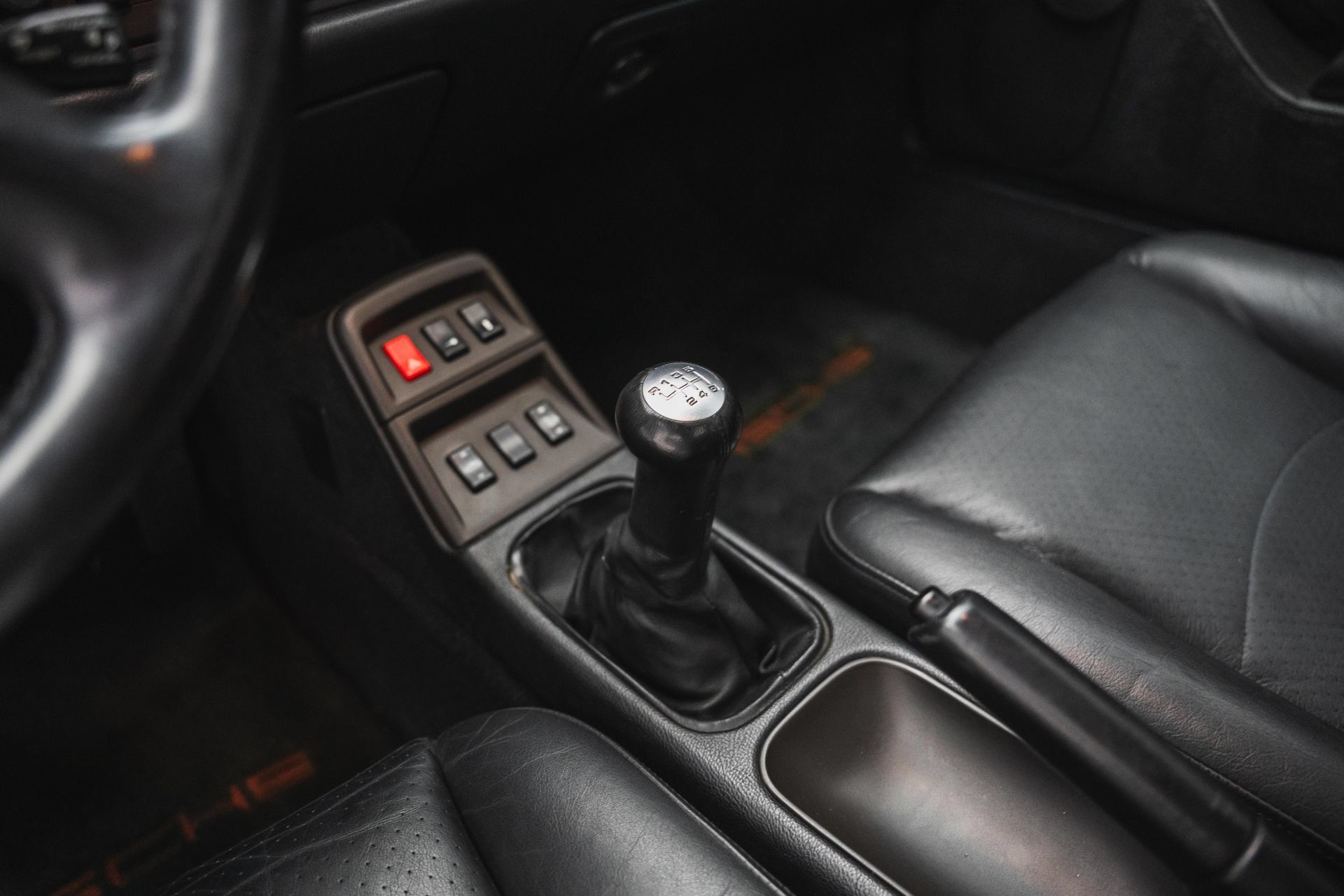 Used 1995 Porsche 911 Carrera RWD image 82