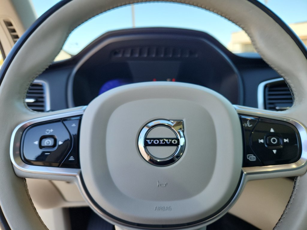Used 2023 Volvo XC90 T8 Ultimate AWD/4WD image 16