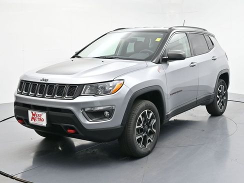 Used 2019 Jeep Compass Trailhawk AWD/4WD image 1