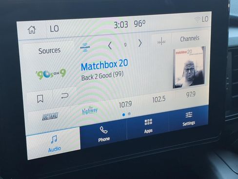 Used 2022 Ford Explorer XLT image 17