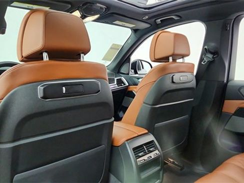 Used 2024 BMW X5 xDrive40i w/ M Sport Package image 31