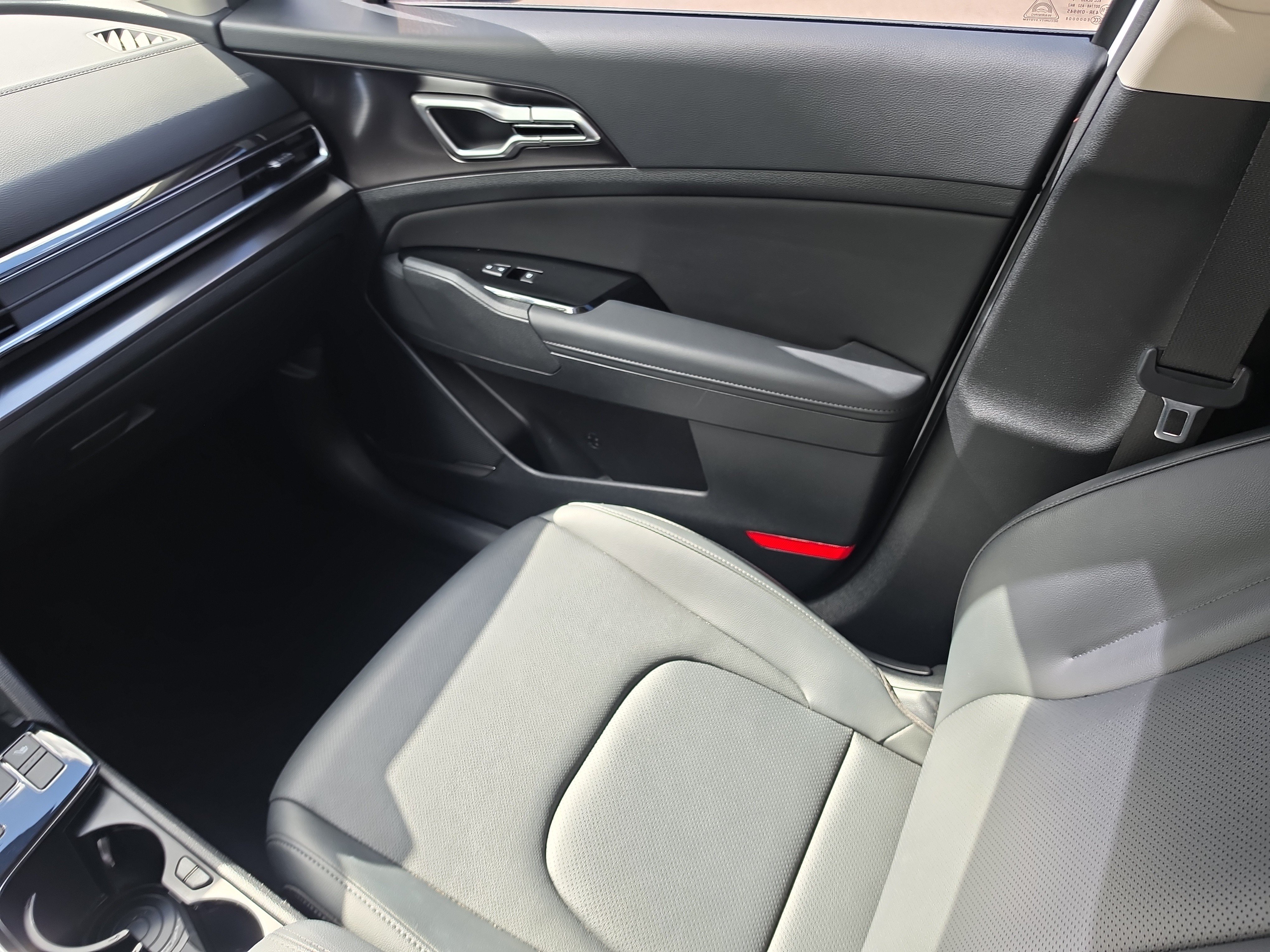 Certified 2025 Kia Sportage EX w/ Premium Package FWD image 16