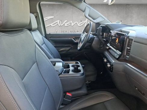 Used 2024 GMC Sierra 1500 SLT w/ X31 Off-Road Package AWD/4WD image 30