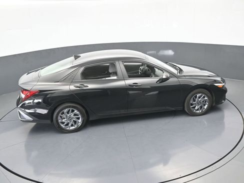 Used 2024 Hyundai Elantra SEL image 53