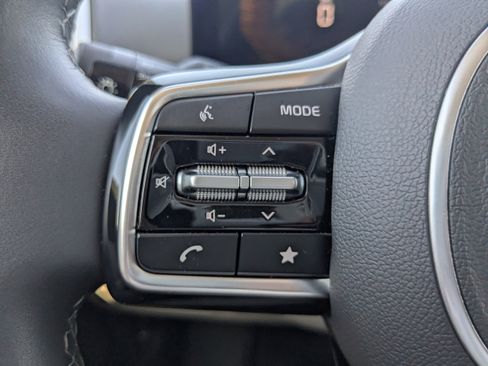 Certified 2025 Kia Sorento S image 30