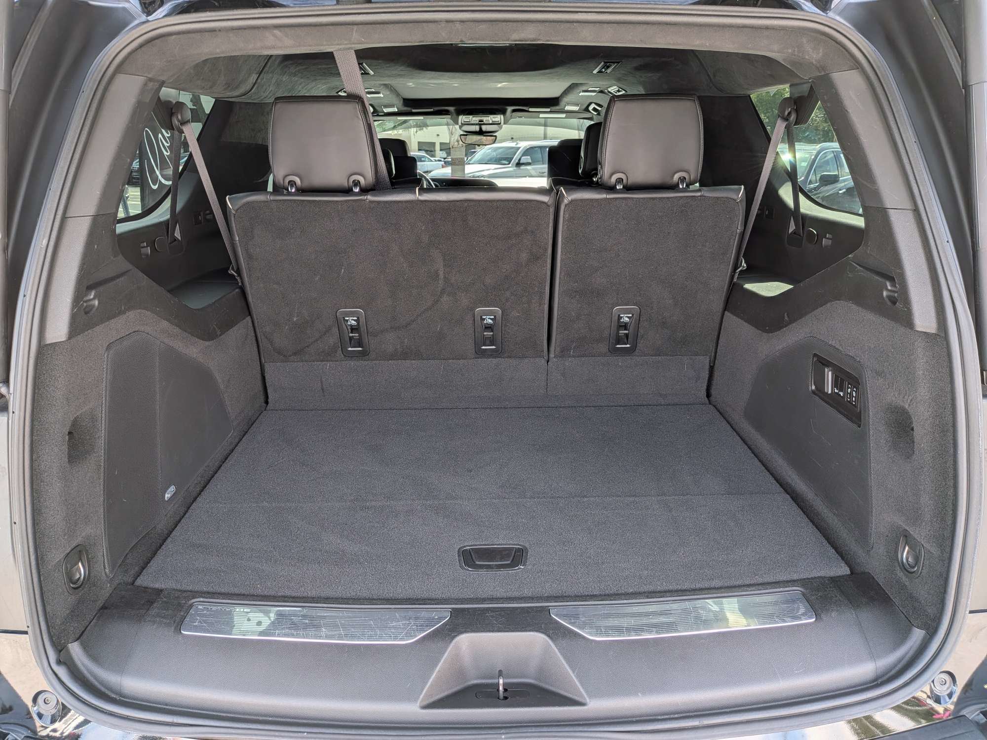 Used 2023 Cadillac Escalade ESV Sport Platinum w/ LPO, ONYX Package RWD image 18