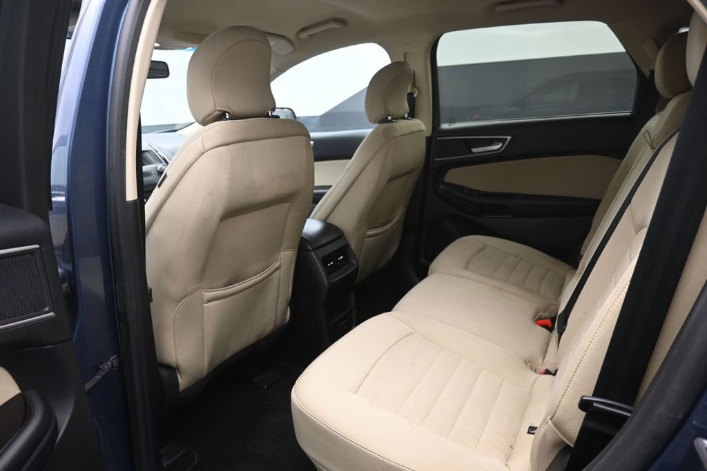 Used 2018 Ford Edge SEL FWD image 2