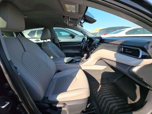 Used 2023 Toyota Camry SE FWD image 14