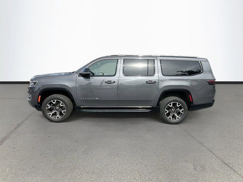 Used 2023 Jeep Wagoneer L Series III w/ Preferred Equipment Group AWD/4WD image 4