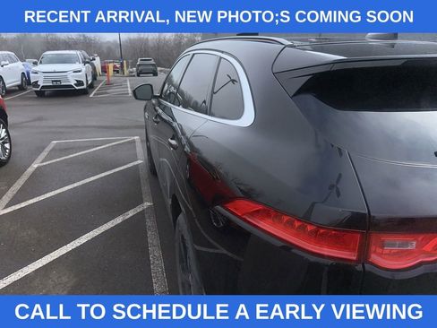 Used 2019 Jaguar F-PACE Prestige image 9