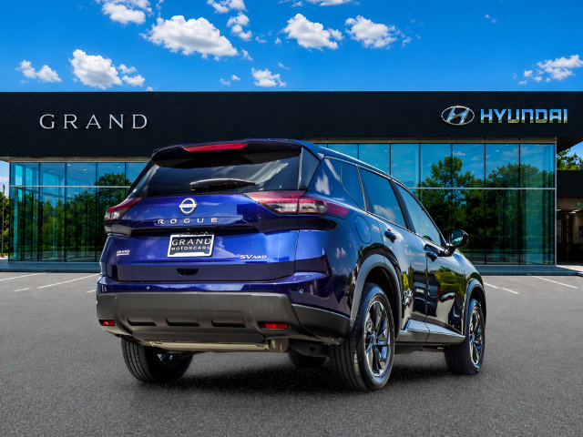Used 2025 Nissan Rogue SV AWD/4WD image 6
