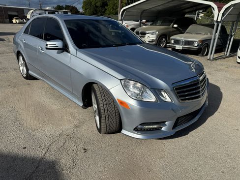 Used 2013 Mercedes-Benz E 350 4MATIC Sedan image 3