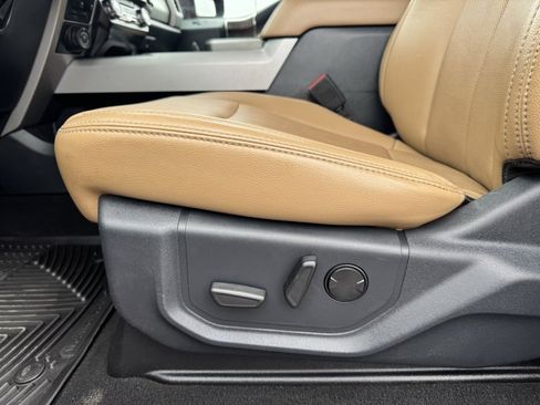 Used 2022 Ford F250 Lariat w/ Chrome Package image 6