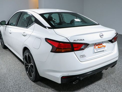 Used 2024 Nissan Altima 2.5 SR FWD image 9