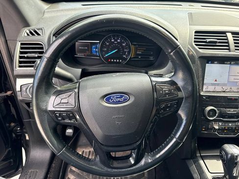 Used 2019 Ford Explorer XLT w/ Equipment Group 202A AWD/4WD image 16