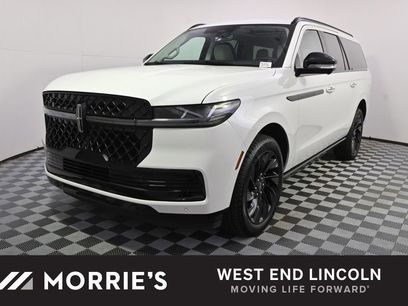 New 2026 Lincoln Navigator L Reserve w/ Jet Appearance Package