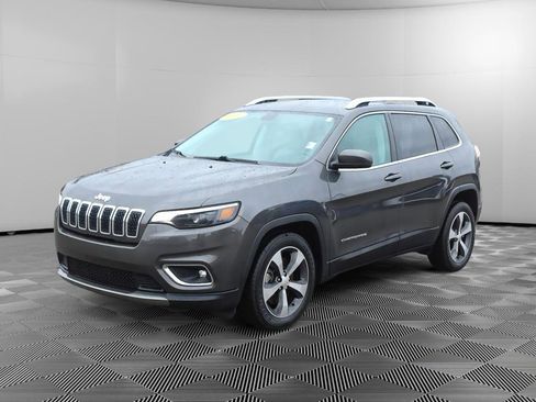 Used 2019 Jeep Cherokee Limited image 2