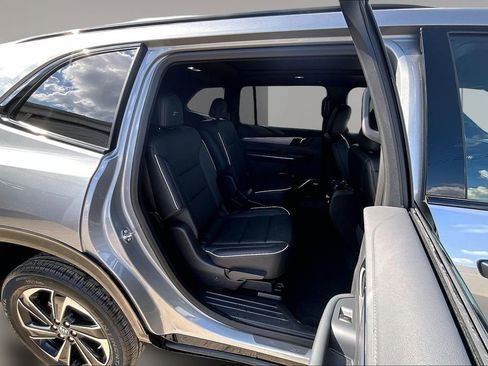 New 2026 Buick Enclave Sport Touring image 9