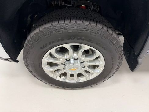 Certified 2025 Chevrolet Silverado 2500 LTZ w/ LTZ Plus Package image 21