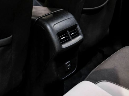 Used 2020 Chevrolet Equinox LT FWD image 40