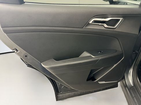Used 2025 Kia Sportage LX image 26