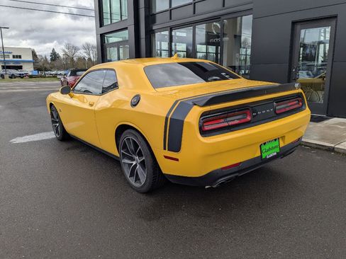 Used 2017 Dodge Challenger R/T Scat Pack w/ Leather Interior Group image 4