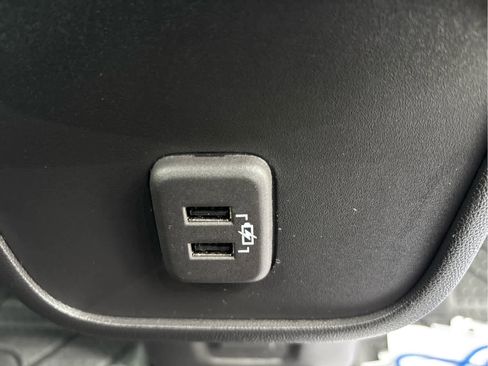 Certified 2023 Chevrolet Equinox RS w/ RS Leather Package image 35