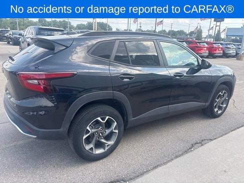 Used 2025 Chevrolet Trax LT FWD image 21