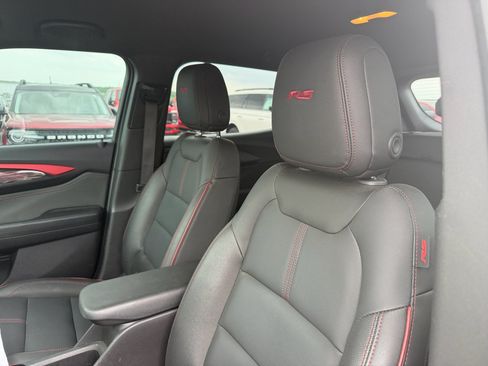 Used 2025 Chevrolet TrailBlazer RS w/ Convenience Package FWD image 11