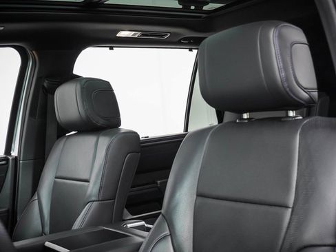 Used 2025 Toyota Sequoia Platinum image 10