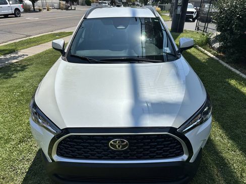 Used 2024 Toyota Corolla Cross AWD Hybrid image 12