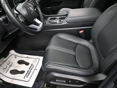 Used 2023 Honda Pilot Touring image 15