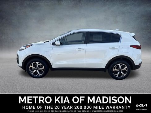 Used 2022 Kia Sportage LX AWD/4WD image 3