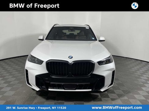 Used 2024 BMW X5 xDrive40i w/ M Sport Package AWD/4WD image 1