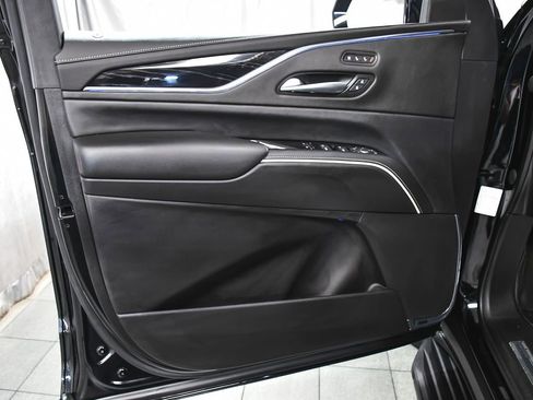 Used 2023 Cadillac Escalade Sport AWD/4WD image 9