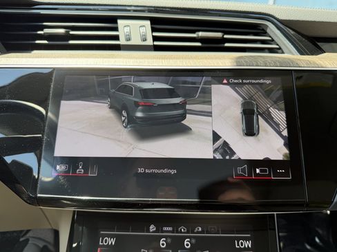 Used 2024 Audi Q8 e-tron Premium Plus w/ Premium Plus Package AWD/4WD image 24