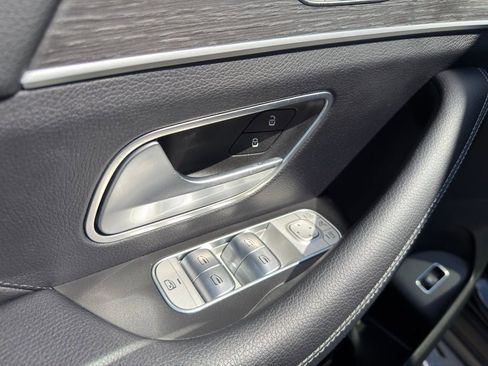 Used 2022 Mercedes-Benz GLE 350 4MATIC w/ Premium Package image 13