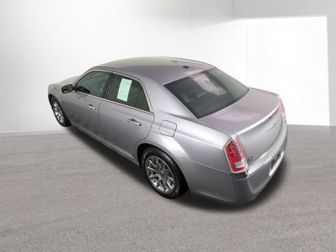 Used 2014 Chrysler 300 C RWD image 32