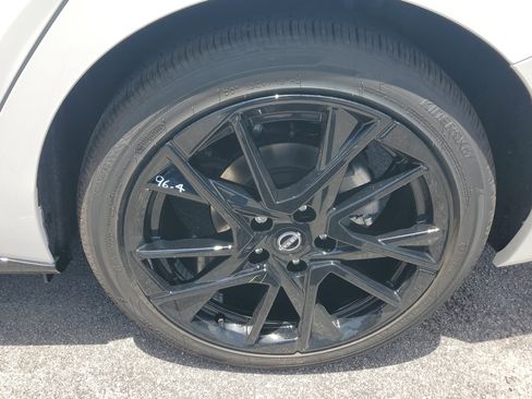 New 2025 Nissan Sentra SR w/ Midnight Edition image 7