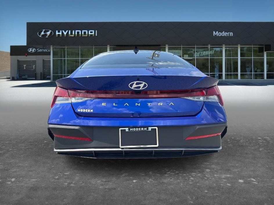 Certified 2026 Hyundai Elantra SE FWD image 6