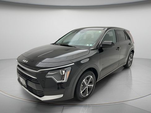 Used 2025 Kia Niro LX FWD image 3