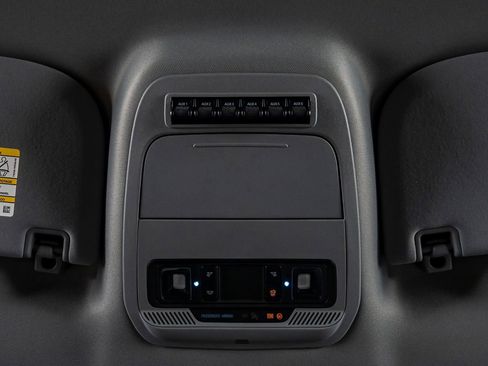 Used 2023 Ford F350 XLT w/ FX4 Off-Road Package image 28