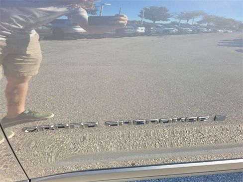 New 2025 Jeep Grand Cherokee Limited w/ Luxury Tech Group II image 3