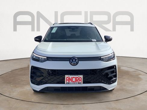 New 2026 Volkswagen Tiguan SE R-Line image 3