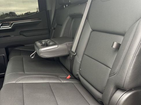 Used 2026 Chevrolet Silverado 1500 LT Trail Boss w/ LT Trail Boss Premium Package AWD/4WD image 17
