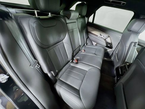 Used 2025 Land Rover Range Rover Sport SE image 29