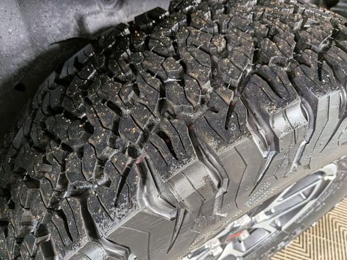 Used 2025 Jeep Wrangler Unlimited Rubicon image 14